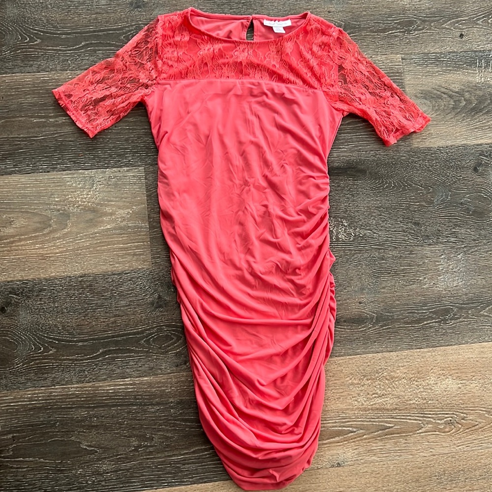 Motherhood Maternity ruched sides with lace accents coral midi dress
